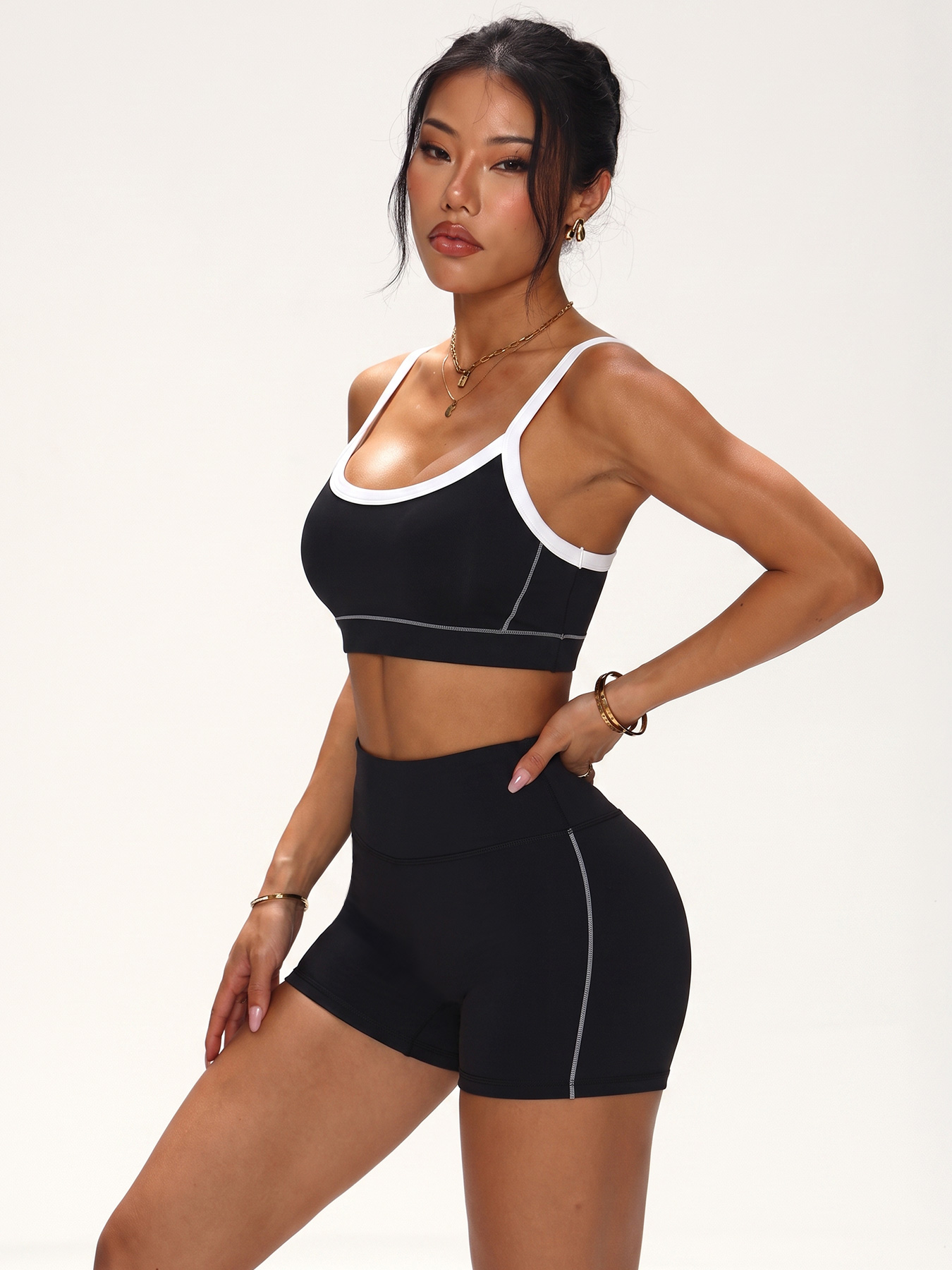 コントラストトリムシームレスワークアウトセット レディース  - Plunge Bra Push Up のレビューと価格