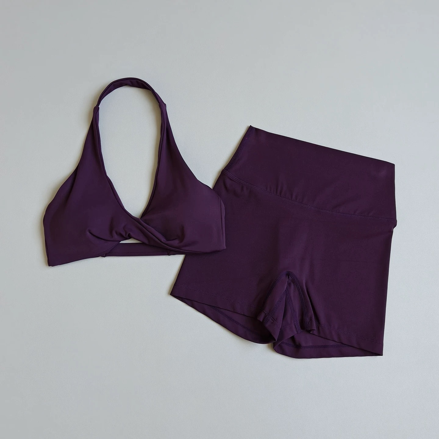 レディースヨガウェア2点セット |   ホルターネックオープ - Sports Bra Racerback のレビューと価格